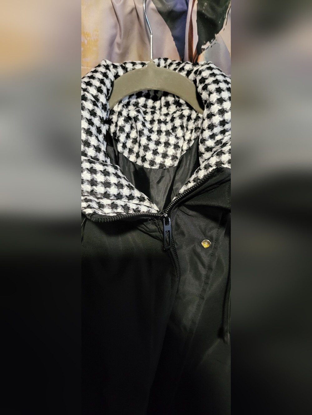 Men's Hooded Puffer Jacket with Houndstooth Lining - Black - Picture 4 of 9
